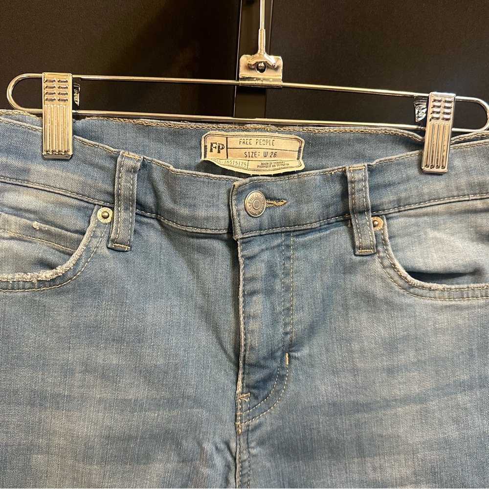003 - Free People Distressed Cropped Jeans - Picture 3 of 7